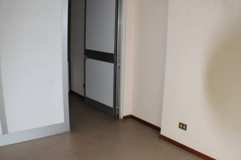 L'establiment comercial a Altopascio, Lucca, Altopascio - € 450/mes | Ref: 2020LU028 - foto 4