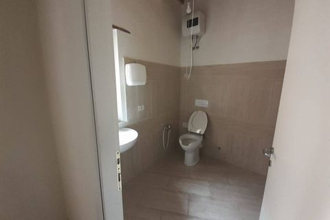 Erhvervsejendom i Lucca, Lucca, Lucca - € 140.000 | Ref: 2023Lu011 - foto 9