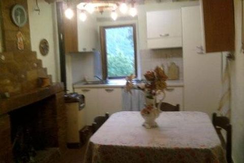 Villa i Borgo a Mozzano, Lucca, Borgo a Mozzano - € 60.000 | Ref: 2024LU010 - foto 2