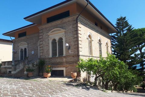 Villa i Giulianova, Teramo, Giulianova - € 1.400.000 | Ref: 389 - foto 2