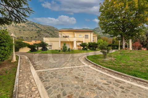 Villa a Cassino, Frosinone, Cassino - € 1.000.000 | Ref: AC99-149-1363 - foto 3