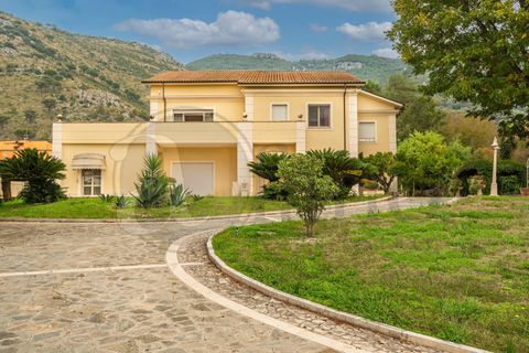Villa a Cassino, Frosinone, Cassino - € 1.000.000 | Ref: AC99-149-1363 - foto 5