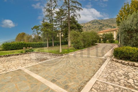 Villa a Cassino, Frosinone, Cassino - € 1.000.000 | Ref: AC99-149-1363 - foto 9