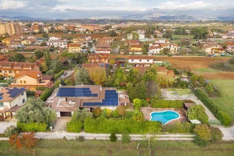 Villa i Ceprano, Frosinone, Ceprano - € 480 000 | Ref: AC99-149-1371 - foto 15