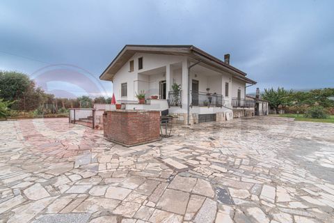 Villa i Pontecorvo, Frosinone, Pontecorvo - € 178.000 | Ref: AC99-149-1500 - foto 2