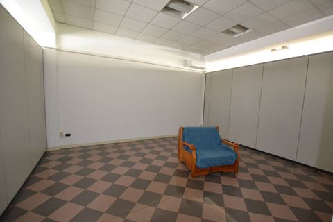 L'establiment comercial a Limena, Padua, Limena - € 1.100/mes | Ref: 1355 - foto 3