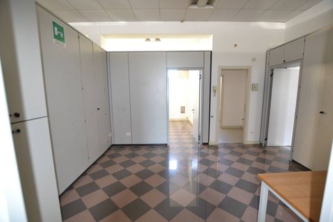 L'establiment comercial a Limena, Padua, Limena - € 1.100/mes | Ref: 1355 - foto 4