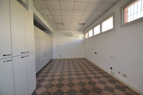 L'establiment comercial a Limena, Padua, Limena - € 1.100/mes | Ref: 1355 - foto 5