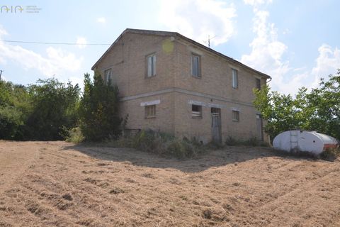 Landejendom i Castignano, Ascoli Piceno, Castignano - € 98.000 | Ref: 28235 - foto 2