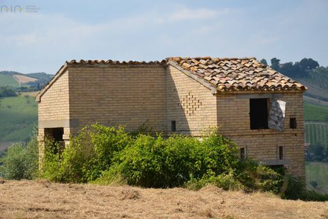 Landejendom i Castignano, Ascoli Piceno, Castignano - € 98.000 | Ref: 28235 - foto 25