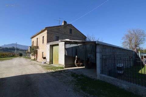 Landejendom i Castignano, Ascoli Piceno, Castignano - € 98.000 | Ref: 33195 - foto 23