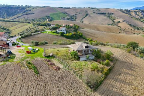 Villa a Ancarano, Teramo, Ancarano - € 180.000 | Ref: 33107 - foto 18
