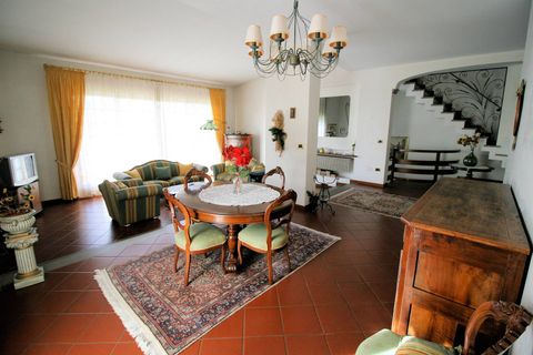 Villa a Montecatini Terme, Pistoia, Montecatini Terme - € 650.000 | Ref: 1203 - foto 2