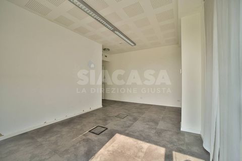 Local commercial - Vimercate, Monza and Brianza, Vimercate - € 2 750/mois | Réf : UFF.VIMERCATE-TS2750A - photo 11