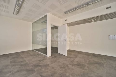 Local commercial - Vimercate, Monza and Brianza, Vimercate - € 2 750/mois | Réf : UFF.VIMERCATE-TS2750A - photo 21