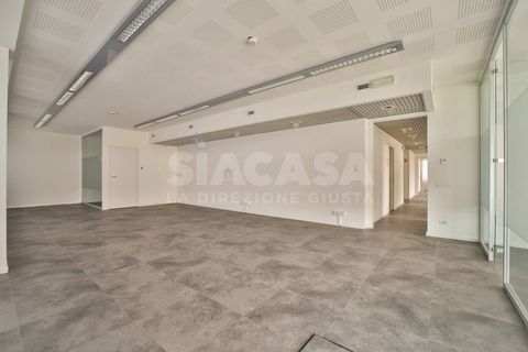 Local commercial - Vimercate, Monza and Brianza, Vimercate - € 2 750/mois | Réf : UFF.VIMERCATE-TS2750A - photo 25