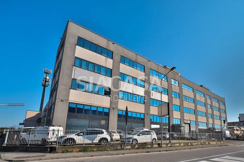 Erhvervsejendom i Cornate d'Adda, Monza and Brianza, Cornate d'Adda - € 250.000 | Ref: UFF.CORNATE-FB250V - foto 1