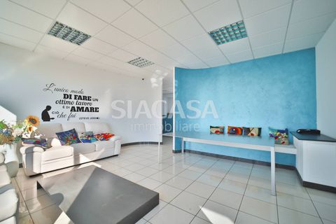 Erhvervsejendom i Cornate d'Adda, Monza and Brianza, Cornate d'Adda - € 250.000 | Ref: UFF.CORNATE-FB250V - foto 6