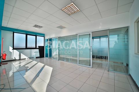 Erhvervsejendom i Cornate d'Adda, Monza and Brianza, Cornate d'Adda - € 250.000 | Ref: UFF.CORNATE-FB250V - foto 18