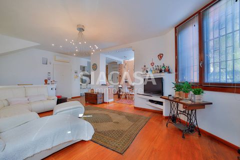 Villa i Bernareggio, Monza and Brianza, Bernareggio - € 749.000 | Ref: VILLA.BERNAREGGIO-IZ749V - foto 13