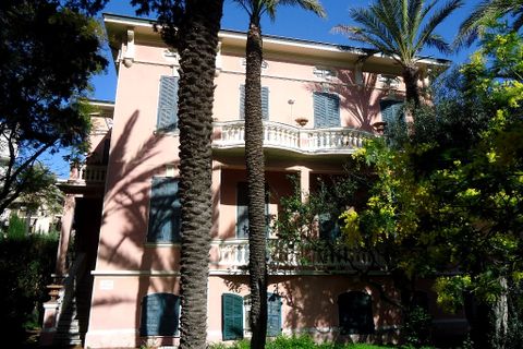 Villa i Bordighera, Imperia, Bordighera - € 1.500.000 | Ref: V2680 - foto 1
