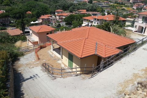 Villa i Bordighera, Imperia, Bordighera - € 450.000 | Ref: V2724 - foto 2