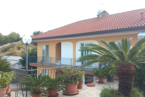 Villa a Vallecrosia, Imperia, Vallecrosia - € 500.000 | Ref: V3307 - foto 3