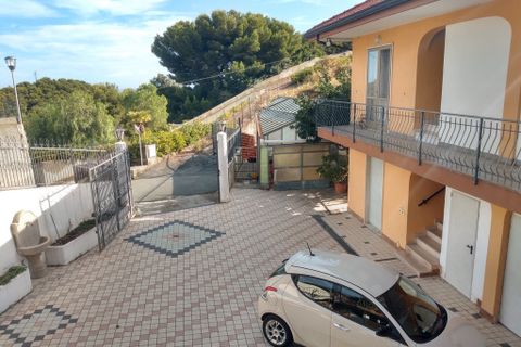 Villa a Vallecrosia, Imperia, Vallecrosia - € 500.000 | Ref: V3307 - foto 25
