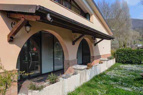 Erhvervsejendom i Foligno, Perugia, Foligno - € 350.000 | Ref: Locale Commerciale - foto 2