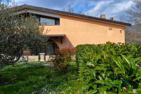 Erhvervsejendom i Foligno, Perugia, Foligno - € 350.000 | Ref: Locale Commerciale - foto 4