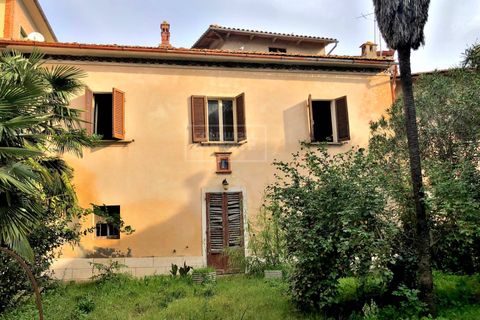 Erhvervsejendom i Sinalunga, Siena, Sinalunga - € 99.000 | Ref: proprietà con giardino - foto 1