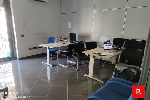 Erhvervsejendom i Caserta, Caserta, Caserta - € 375.000 | Ref: kA8708 - foto 4