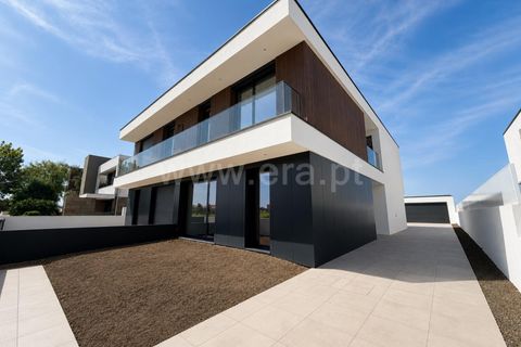 Villa i Aveiro, Aveiro, Aveiro - € 820.000 | Ref: 408240077 - foto 1