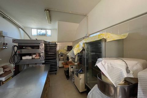 L'establiment comercial a Golfo Aranci, Olbia Tempio, Golfo Aranci - € 320.000 | Ref: CBI040-775-10363 - foto 17