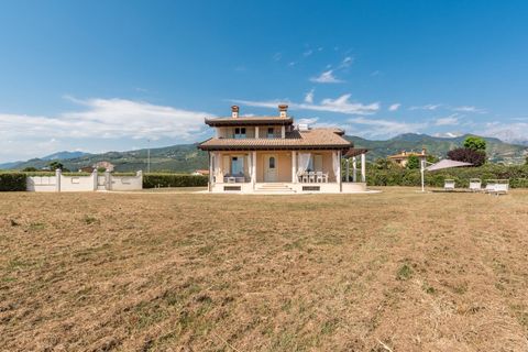 Villa a Seravezza, Lucca, Seravezza - € 18.000/mes | Ref: CBI129-1110-129734 - foto 26