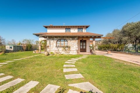 Villa i Pietrasanta, Lucca, Pietrasanta - € 1.100.000 | Ref: CBI129-1593-129769 - foto 2