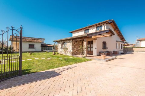 Villa i Pietrasanta, Lucca, Pietrasanta - € 1.100.000 | Ref: CBI129-1593-129769 - foto 3