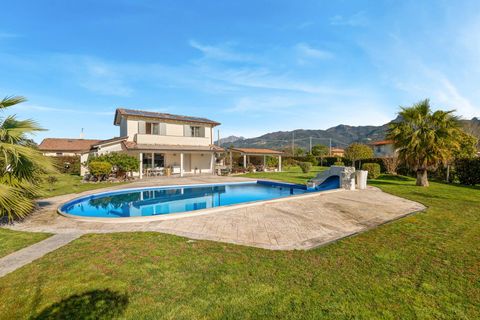 Villa i Camaiore, Lucca, Camaiore - € 1.200.000 | Ref: CBI129-2228-130220 - foto 1