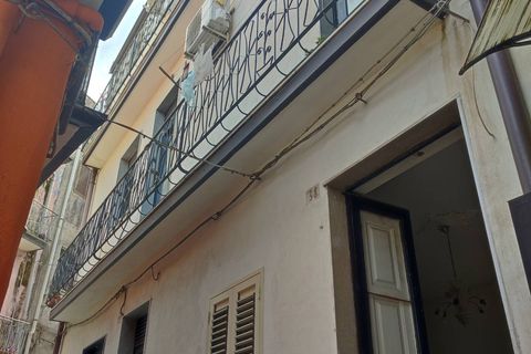Villa a Paterno, Catania, Paterno - € 85.000 | Ref: 572 - foto 2