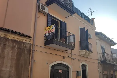 Villa a Paterno, Catania, Paterno - € 125.000 | Ref: 580 - foto 2