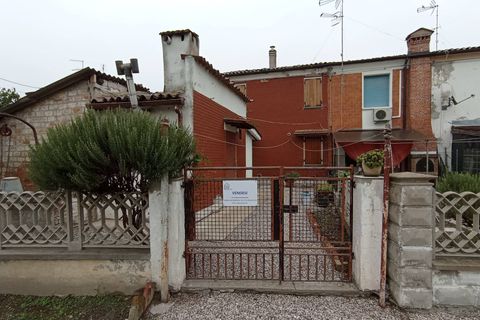 Rækkehus i Voghiera, Ferrara, Voghiera - € 45.000 | Ref: Casa indipendente su 2 lati - foto 2