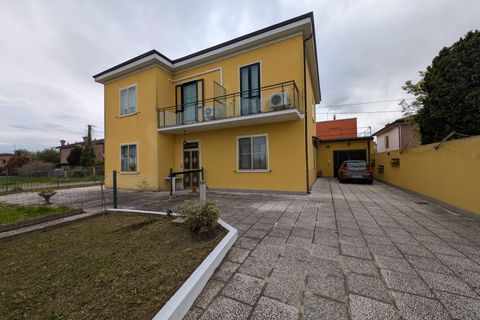Villa i Ferrara, Ferrara, Ferrara - € 177.000 | Ref: Via Bologna porzione di bifamiliare - foto 1