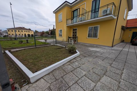 Villa i Ferrara, Ferrara, Ferrara - € 177.000 | Ref: Via Bologna porzione di bifamiliare - foto 3