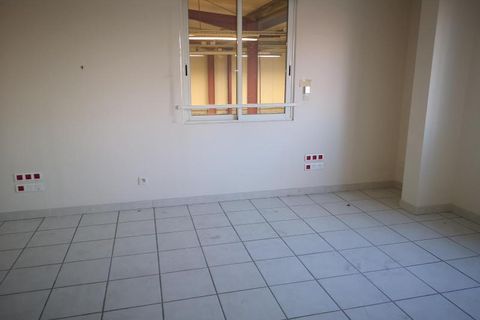 L'establiment comercial a Grenade, Haute-Garonne, Grenade - € 52.536/mes | Ref: GES23360011-148 - foto 6