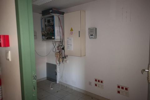L'establiment comercial a Grenade, Haute-Garonne, Grenade - € 52.536/mes | Ref: GES23360011-148 - foto 10