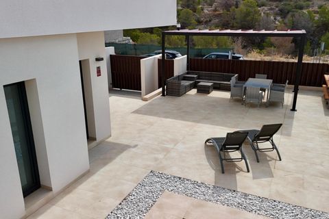 Villa a Finestrat, Alicante, Finestrat - € 3.100/mes | Ref: ALQF085/6084 - foto 6