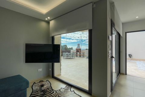 Villa a Finestrat, Alicante, Finestrat - € 3.100/mes | Ref: ALQF085/6084 - foto 17