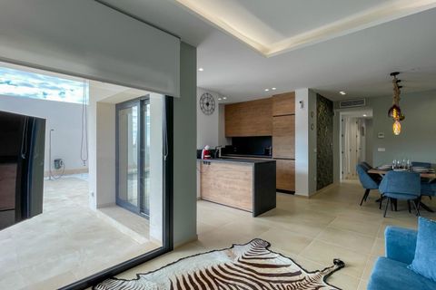 Villa a Finestrat, Alicante, Finestrat - € 3.100/mes | Ref: ALQF085/6084 - foto 25