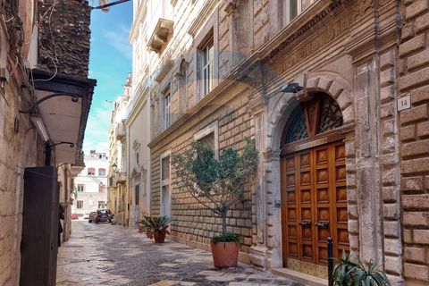 Erhvervsejendom i Bari, Bari, Bari - € 3.250.000 | Ref: Palazzo_Persia_Diana_Strada_San_Bartolomeo - foto 1