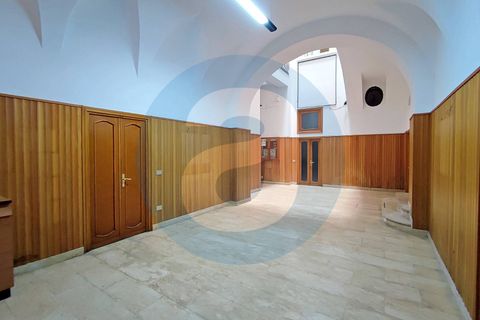 Erhvervsejendom i Bari, Bari, Bari - € 3.250.000 | Ref: Palazzo_Persia_Diana_Strada_San_Bartolomeo - foto 2
